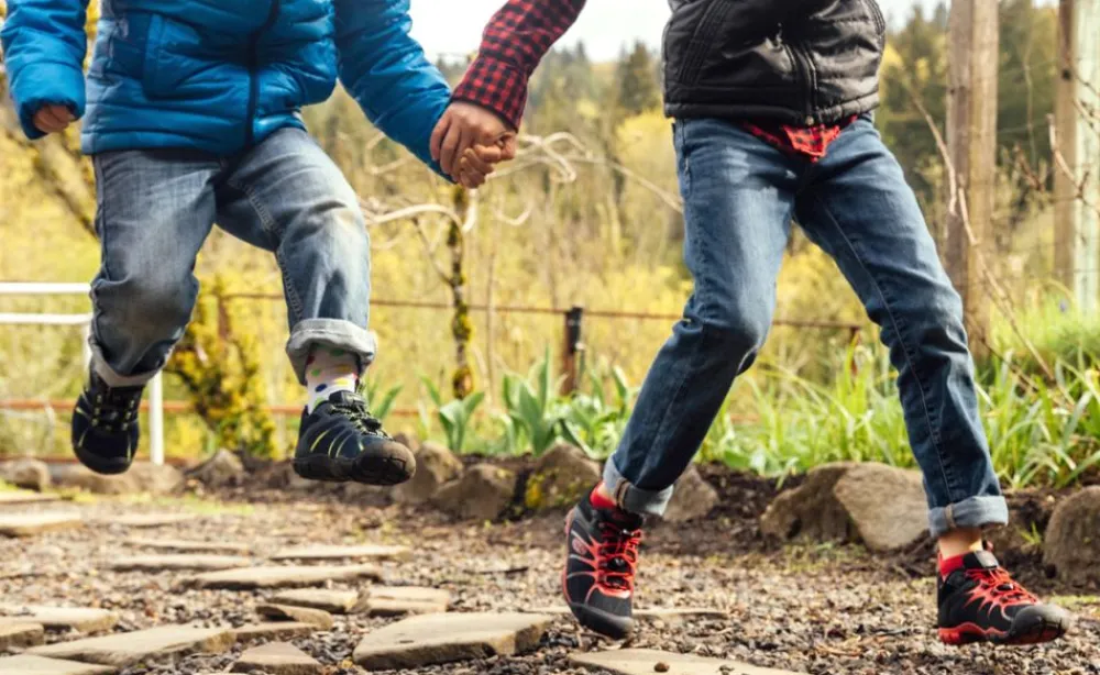Online Little Kids' Chandler 2 Cnx Sneaker | Black/Red Carpet Kids Shoes